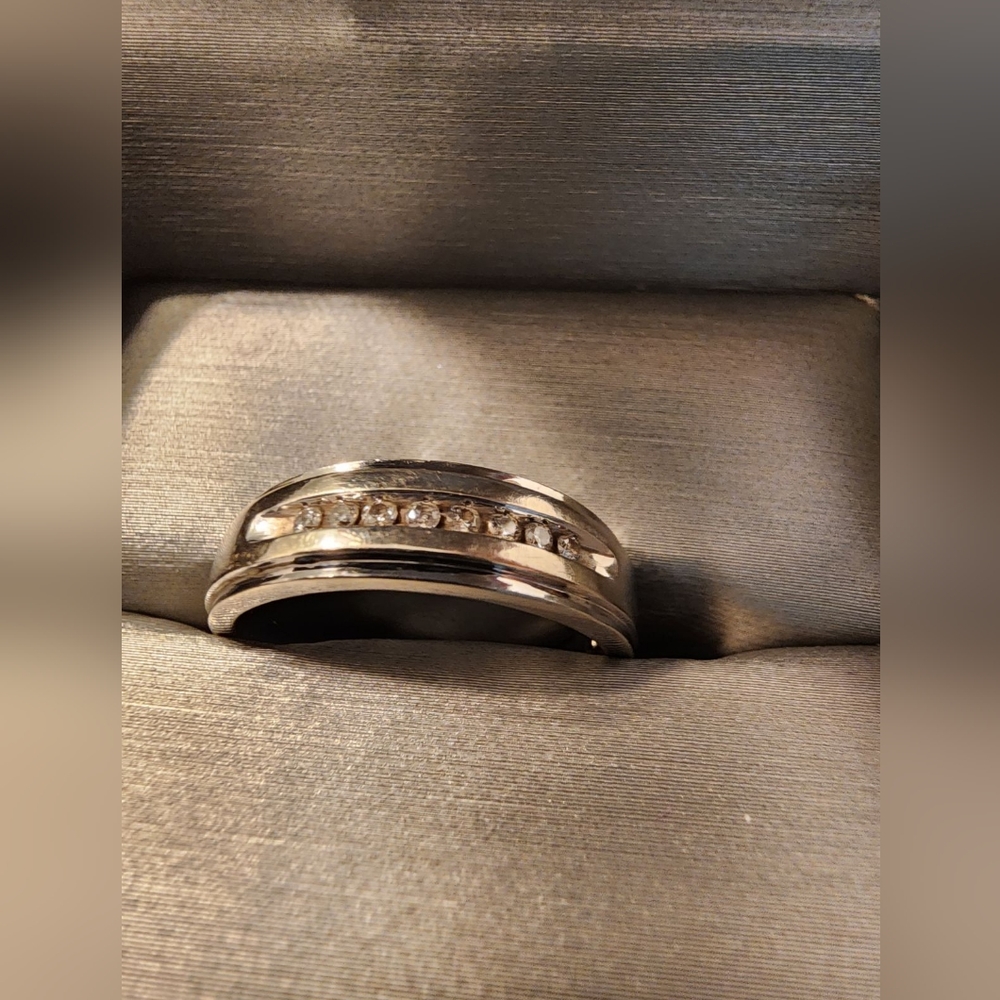 10K white gold diamond ring